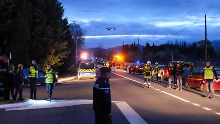 Accident de bus à Millas : la population réunie devant la mairie