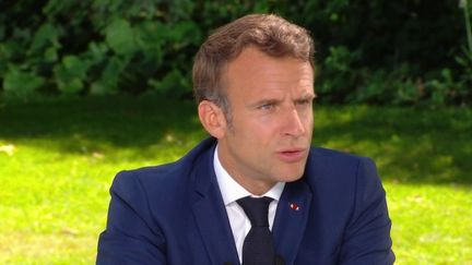 Interview du 14 juillet : Emmanuel Macron veut que "l’on se mette en situation de consommer moins" d’énergie