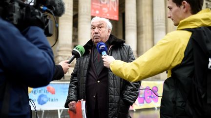 Le forain Marcel Campion, à Paris, le 21 décembre 2017. (STEPHANE DE SAKUTIN / AFP)