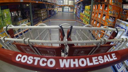 Costco ouvre le 22 juin son premier magasin en France, au sud de Paris, sur le même principe qu'aux Etats-Unis, avec un carte de membre pour faire ses courses dans l'entrepôt.&nbsp; (REUTERS / MIKE BLAKE)