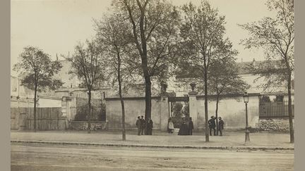 Charles Marville, Un coin du boulevard Saint-Jacques, tirage sur papier albuminé, 1873-74, d'après un négatif sur verre au collodion humide, 1865-1868
 (Musée Carnavalet, Histoire de Paris)