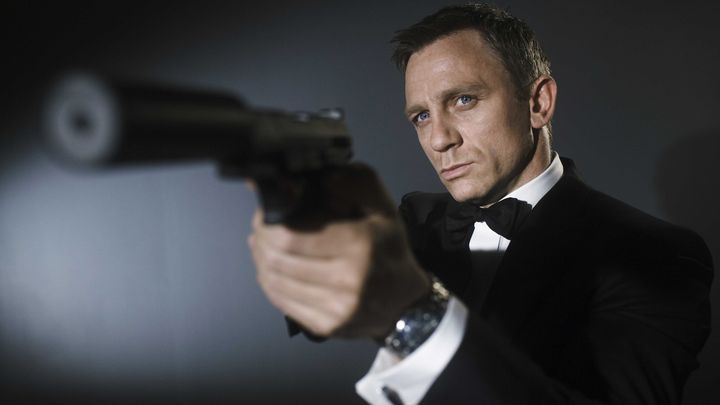 Les marques font partie de l'ADN de James Bond, ici incarné par Daniel Craig en 2006. (ARCHIVES DU 7EME ART / AFP)