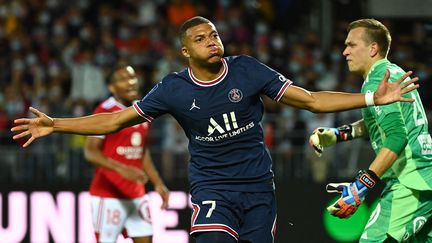 Kylian Mbappé a marqué le premier but de sa saison face à Brest.&nbsp; (LOIC VENANCE / AFP)