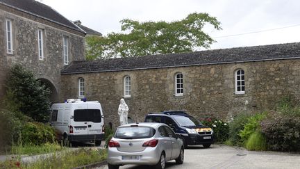 Olivier Maire a été tué&nbsp;dans sa chambre, dans la Maison des missionnaires du Montfortais, à Saint-Laurent-sur-Sèvre en Vendée. (SEBASTIEN SALOM-GOMIS / AFP)