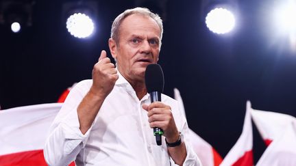 Donald Tusk, chef de file de l'alliance d'opposition "Plate-forme civique", lors de la convention électorale à Katowice, en Pologne, le 12 octobre 2023. (BEATA ZAWRZEL / NURPHOTO)