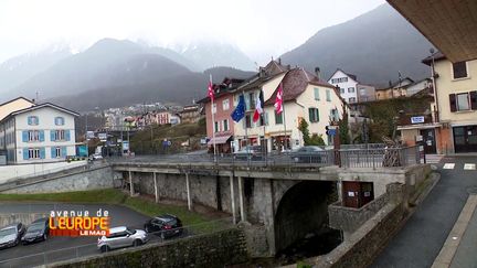 Avenue de l'Europe. France-Suisse : côte à côte (FRANCE 3 / FRANCETV INFO)