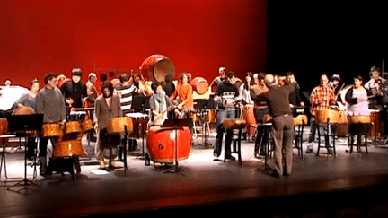 Répétions du Shanghai Percussion Ensemble et des Percussions de Treffort
 (France 3 / Culturebox)