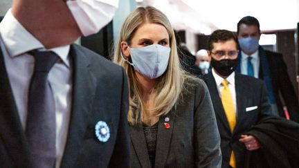 Frances Haugen lors de son arrivée devant la Commission des lois de l'Assemblée nationale, mercredi 10 novembre 2021. (CHRISTOPHE MICHEL / HANS LUCAS via AFP)