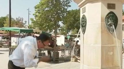 Plus de 37 degrés à Avignon hier, 35 degrés dans la vallée du Rhône. La ministre de la Santé anticipe un épisode de canicule. Sur le terrain, des précautions sont prises. (FRANCE 2)