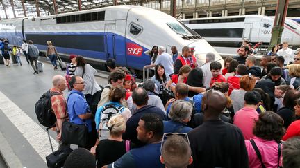 Six trains sur dix circuleront en moyenne sur les grandes lignes, selon les pr&eacute;visions de la SNCF, mardi 17 juin 2014.&nbsp; (MICHEL STOUPAK / CITIZENSIDE.COM / AFP)