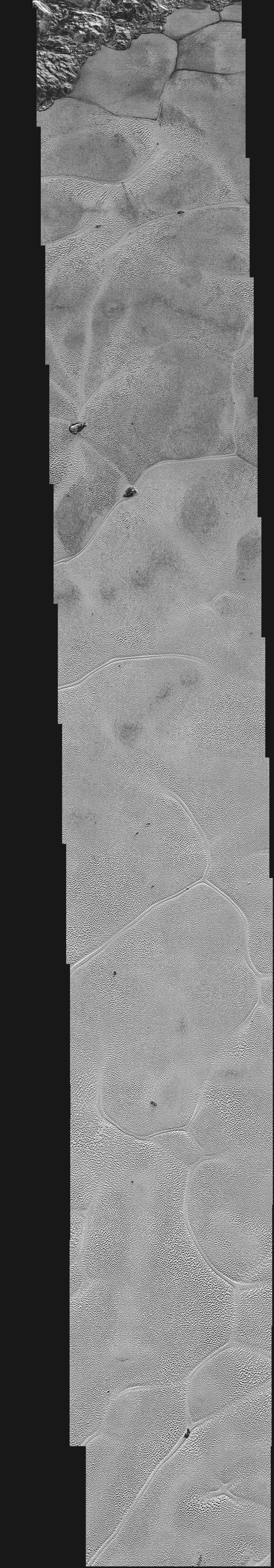 Les photos de la plaine Spoutnik, sur Pluton, prises par la sonde New Horizons et publiées le 7 janvier 2016. (NASA)