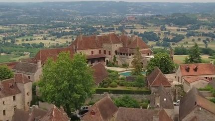 À la découverte des plus beaux sites de notre pays, destination France vous emmène dans le Lot à la visite de celui qu’on surnomme "le petit Versailles" à Autoire. (France 2)