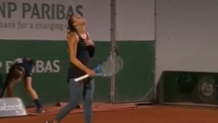 Tennis : à 19 ans, Clara Burel remporte son premier match à Roland-Garros