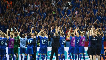 Le fameux clapping islandais. (ANNE-CHRISTINE POUJOULAT / AFP)