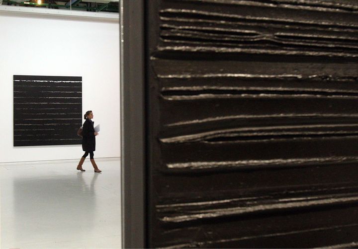 Une toile de Pierre Soulages au Centre Pompidou en octobre 2009 (REMY DE LA MAUVINIERE/AP/SIPA / AP)