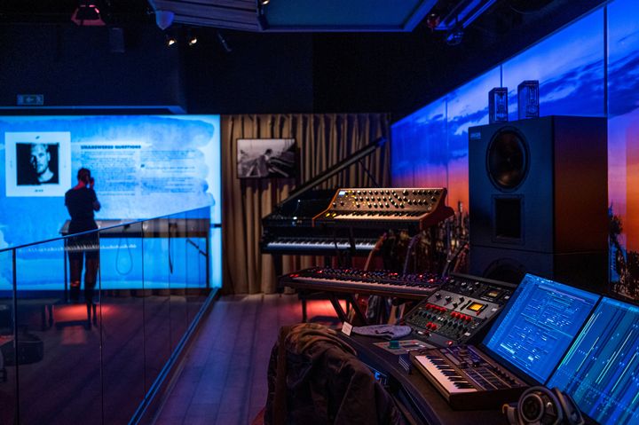 Keyboards and other instruments and objects on display at the museum dedicated to Avicii, in Stockholm (February 24, 2022) (JONATHAN NACKSTRAND / AFP)