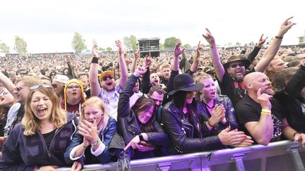 Le public du Sweden Rock Festival, à Norje, le 6 juillet 2017. (FREDRIK SANDBERG / TT NEWS AGENCY / AFP)