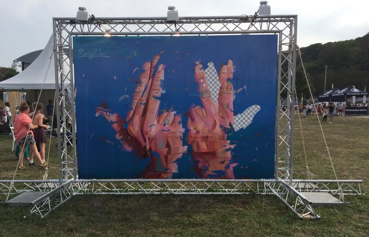 Le graffeur Rémy Uno a réalisé la fresque 2012 dans le cadre de Rock en Seine. 
 (Laure Narlian)