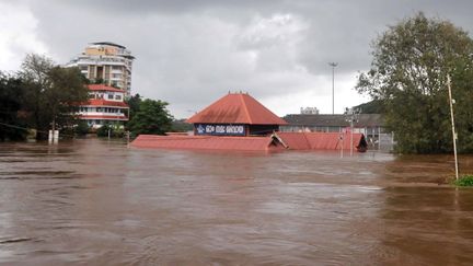 Des habitations&nbsp;sont submergées après de fortes précipitations à Idukki dans l'Etat du Kerala en Inde, le 10 août 2018.&nbsp; (CHINE NOUVELLE / SIPA)