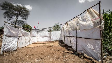 Des sacs en polypropylène recyclé dans les bidonvilles de Kibera, au Kenya.&nbsp; (DONWILSON ODHIAMBO / SOPA IMAGES / SIPA)