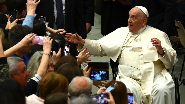 Pope Francis, in the Paul VI room at the Vatican, March 25, 2023. (VINCENZO PINTO / AFP)