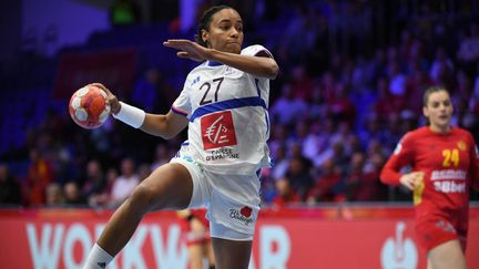 Euro de handball : victorieuses du Monténégro, les Bleues se rapprochent des demi-finales