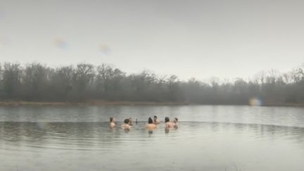 Insolite : les baigneurs alsaciens du grand froid. (Capture d'écran/France 3)