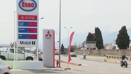 Carburants : des rationnements mis en place en Corse&nbsp; (FRANCE 2)