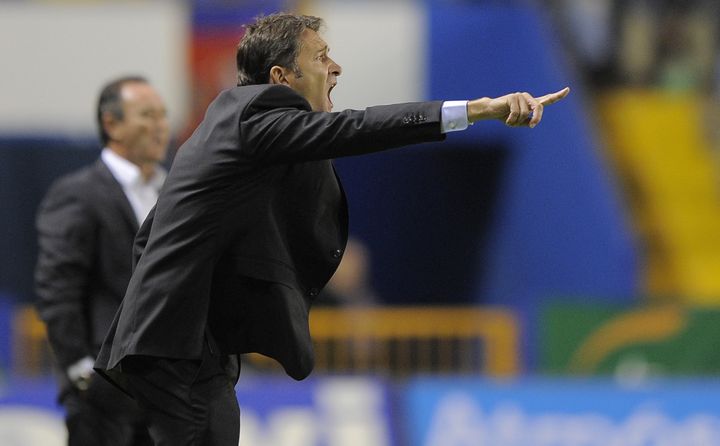 French coach Philippe Montanier during the meeting between Real Sociedad and Levante, October 26, 2011. (JOSE JORDAN / AFP)