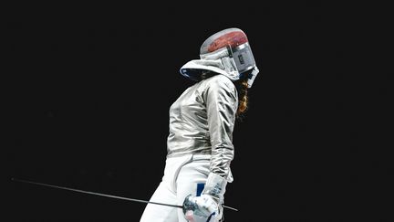 Sara Blazer, ici lors des Jeux Olympiques de Tokyo en 2021, n'a pas pu empêcher la défaite des Françaises en finale du sabre par équipe lors des championnats du monde au Caire, le samedi 23 juillet 2022.&nbsp; (BALLET PAULINE / KMSP)