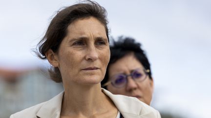 La ministre des Sports Amélie Oudéa-Castera lors d'un déplacement à Hossegor, le 2 septembre 2022. (GUILLAUME ARRIETA / WE_CREATIVE via AFP)