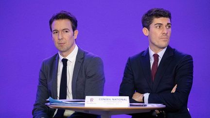 Guillaume Peltier et Aurélien Pradié le 30 novembre 2019 à Paris lors d'un Conseil national Les Républicains (CHRISTOPHE MORIN / MAXPPP)