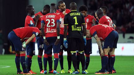 Les Lillois en pleine discussion (PHILIPPE HUGUEN / AFP)