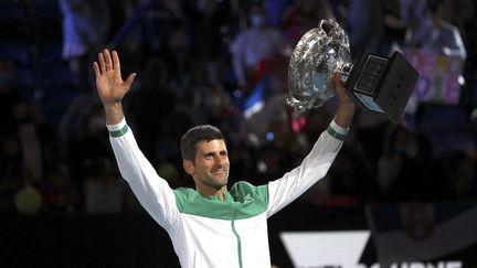 Novak Djokovic&nbsp;remporte son neuvième Open d'Australie, le 21 février 2021. (DAVID GRAY / AFP)