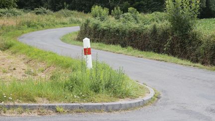 Le rapport pointe la responsabilité de "politiques de planification" qui produisent "une distance croissante entre le domicile, le lieu de travail et les commerces". (MATHIEU THOMASSET / HANS LUCAS via AFP)