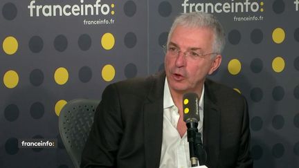 Gilles Bonnefond, président de l'Union des syndicats des pharmaciens d'officine, était l'invité de franceinfo jeudi 28 février&nbsp; (FRANCEINFO / RADIOFRANCE)