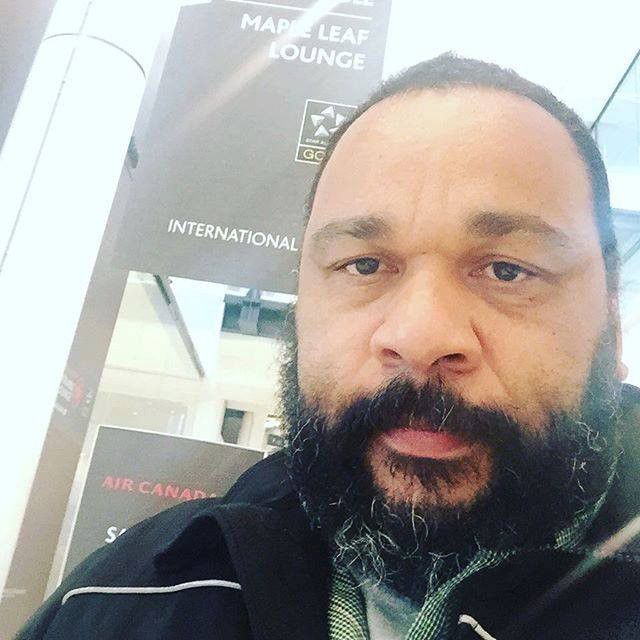 Dieudonné bloqué à l'aéroport de Montréal le 10 avril 2016
 (Dieudonné)