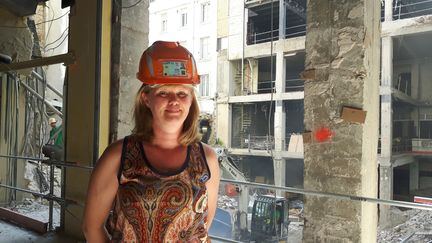 Emmanuelle travaille sur le chantier de réhabilitation du siège de la Banque populaire-Caisse d'épargne Grand-Est (ISABELLE RAYMOND / RADIO FRANCE)
