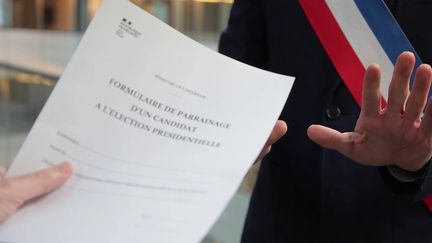 Élection présidentielle : faut-il rétablir l'anonymat des parrainages ?