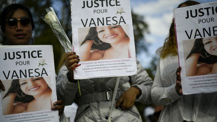 Une marche blanche a été organisée vendredi 24 août 2018 en mémoire de Vanesa Campos.&nbsp; (LIONEL BONAVENTURE / AFP)