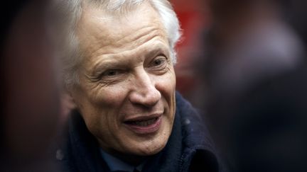 L'ancien Premier ministre et candidat &agrave; la pr&eacute;sidentielle Dominique de Villepin &agrave; Charenton-le-Pont (Val-de-Marne), le 21 d&eacute;cembre 2011. (FRED DUFOUR / AFP)