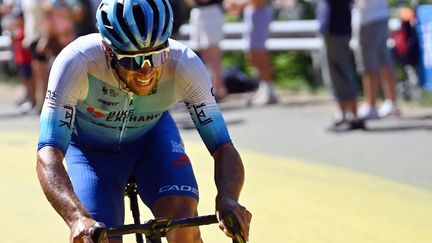 Michael Matthews fonce vers la victoire, samedi 16 juillet 2022, lors de la 14e étape du Tour de France. (DAVID STOCKMAN / BELGA MAG)