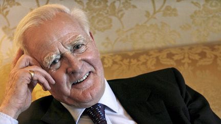 L'ex-espion devenu maître du roman d'espionnage, John Le Carré, le 10 janvier 2007 à Barcelone en Espagne. (GUIDO MANUILO / EFE)