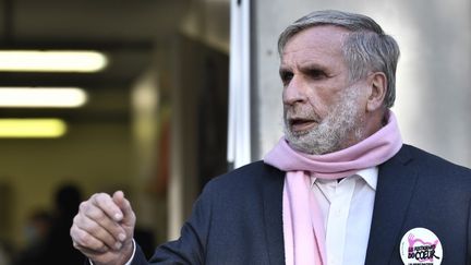 Patrice Blanc, président de l'association des Restos du coeur, à Asnières-sur-Seine&nbsp;(Hauts-de-Seine), le 24 novembre 2020. (STEPHANE DE SAKUTIN / AFP)