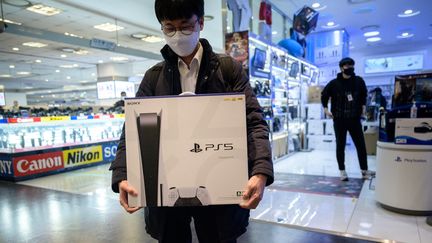 La nouvelle Playstation 5 de Sony a été commercialisé dans plusieurs pays du monde le 12 novembre dernier et notamment en Corée du Sud. (ED JONES / AFP)