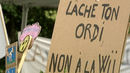 Affiches militantes faites à la main au bonheur des mômes du Grand Bornand 2013
 (France3 / Culturebox)