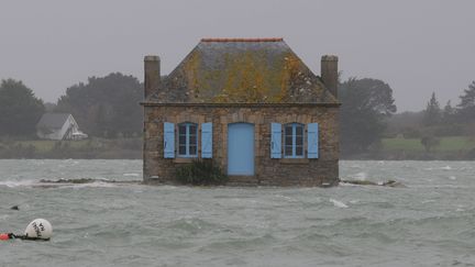 Dans le Morbihan (Belze), ce hameau situ&eacute; sur un il&ocirc;t est totalement entour&eacute; d'eau.&nbsp; (MAXPPP)