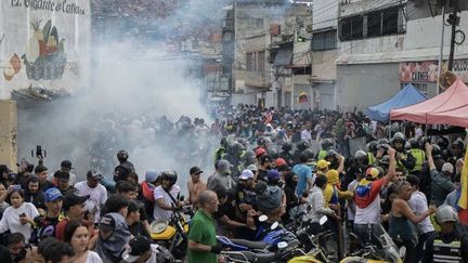 Présidentielle au Venezuela : des tirs lacrymogènes tirés sur des manifestants qui protestent contre la réélection de Nicolas Maduro