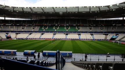 &nbsp; (Pendant le match amical de football France - Allemagne, le "SDF" avait été visé par trois kamikazes qui s'étaient fait exploser avec leurs ceintures d'explosifs aux abords du stade © MaxPPP)