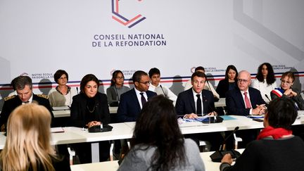 Emmanuel Macron lors du Conseil national de la refondation (CNR) à Aix-en-Provence (Bouches-du-Rhône), le 5 décembre 2022. (CHRISTOPHE SIMON / POOL / AFP)